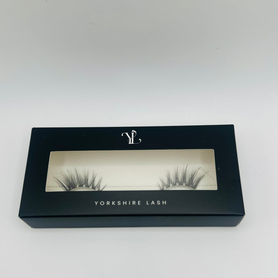 Pre bonded Strip Lash ‘Gerrin Glam’