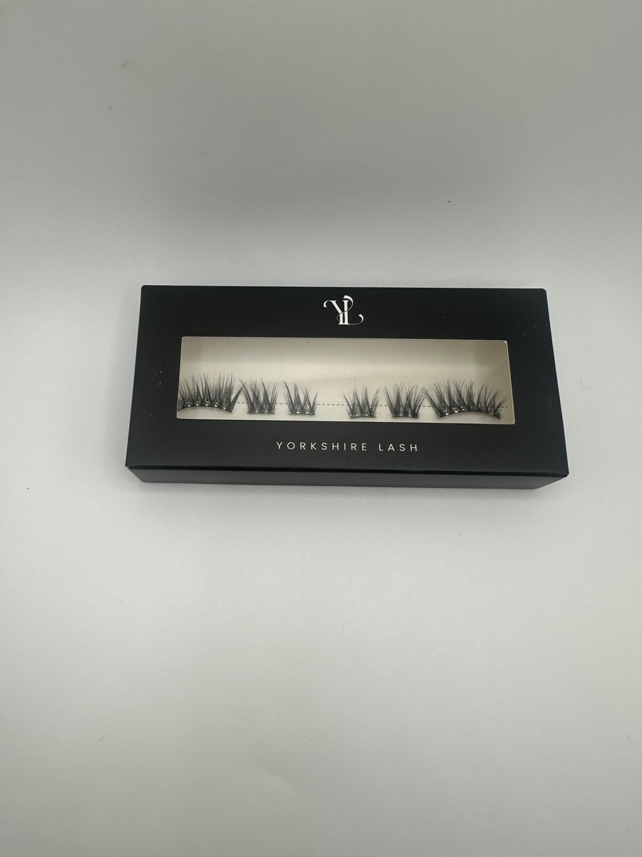 Pre bonded strip lash ‘Half Ont lash’